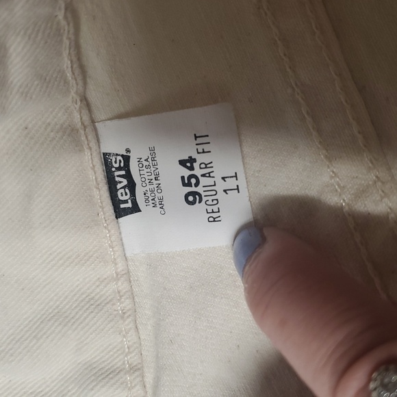 Levi's 954 Orange Tab Shorts Size 11 Juniors Ivory Cream Cuffed 3' Inseam - Picture 8 of 13